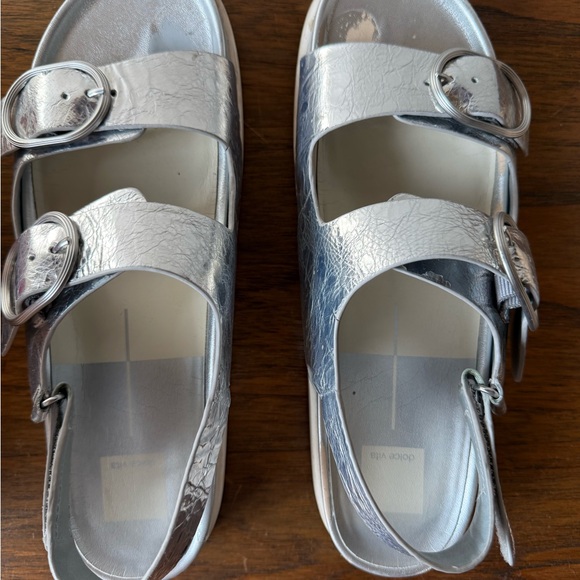 Dolce Vita Silver Footbed Sandals with strap - Picture 1 of 5